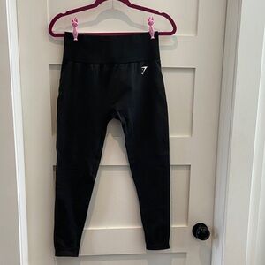 Black gym shark leggings​